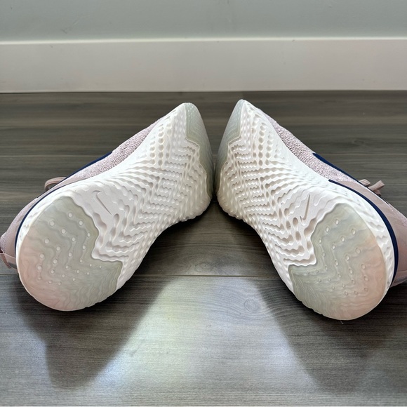 NIB Nike Epic React Flyknit, Size 9, Diffused Taupe/Blue Void - Picture 5 of 6